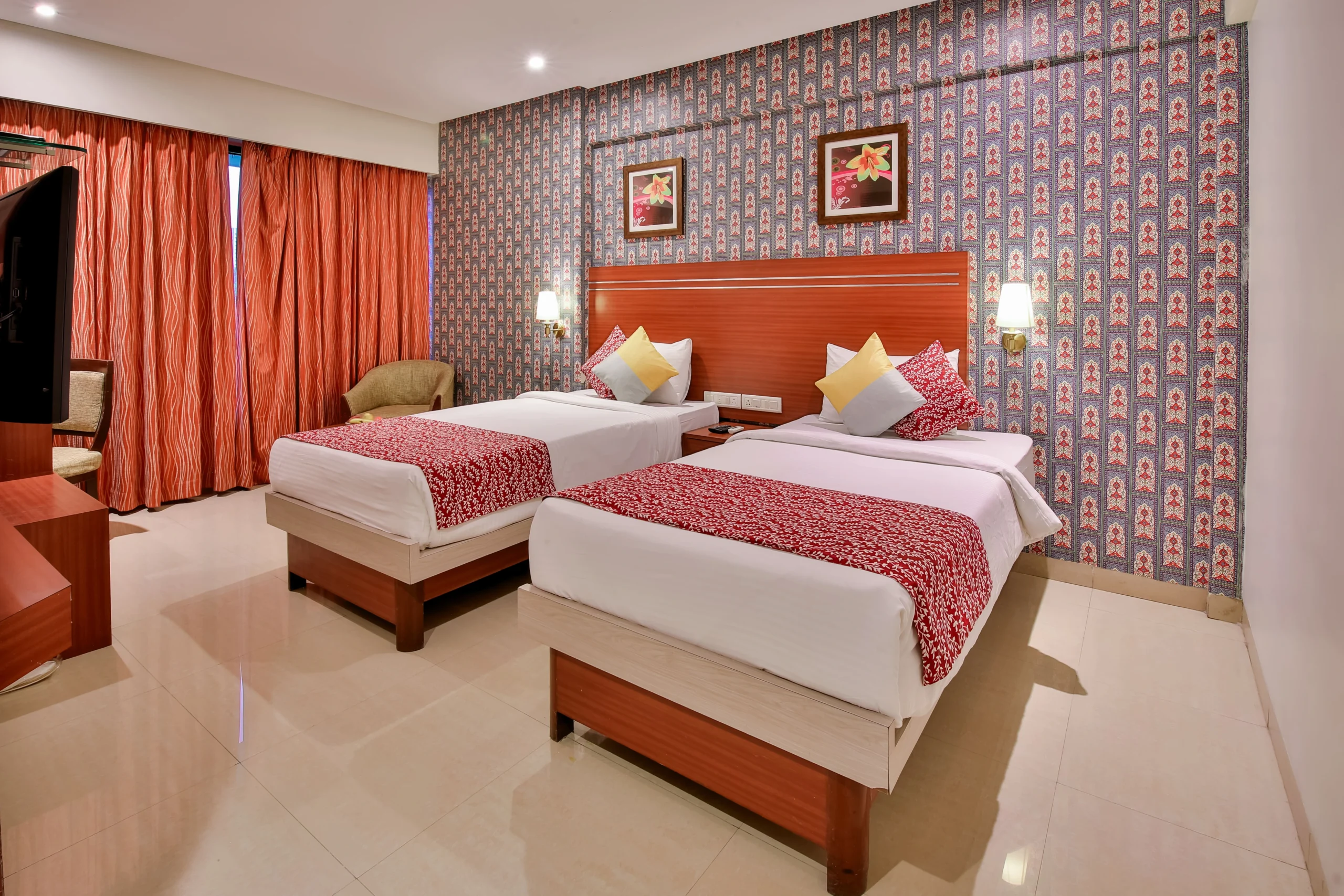 Deluxe-ac-room-suntar-bhavan-palitana